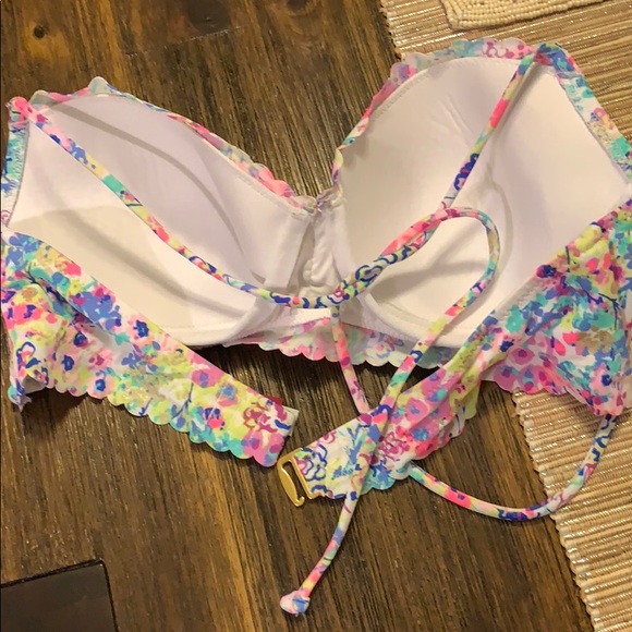 VS halter swim top 36B - Picture 3 of 4